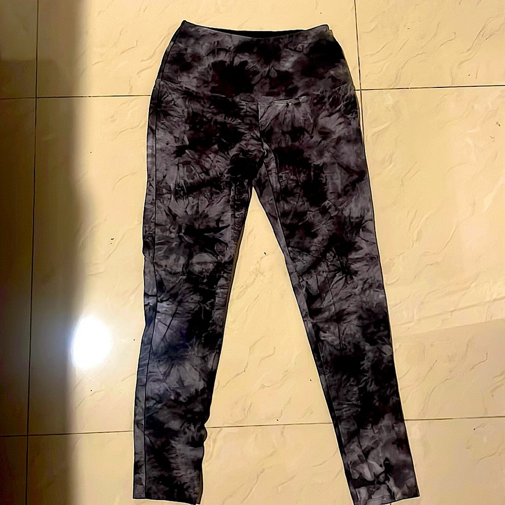 Black and gray tie dye leggings